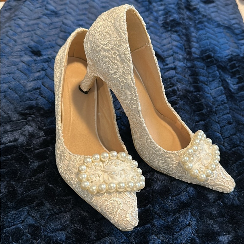 Elegant Ivory Lace Women's Heels Sz 38